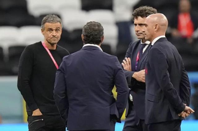 1669573343154067133.jpg 76768.jpg