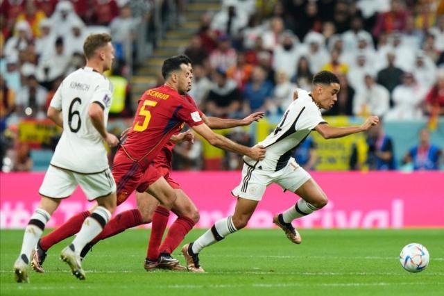 1669578820212068839.jpg FimEf_4WAAEFPqu.jpg